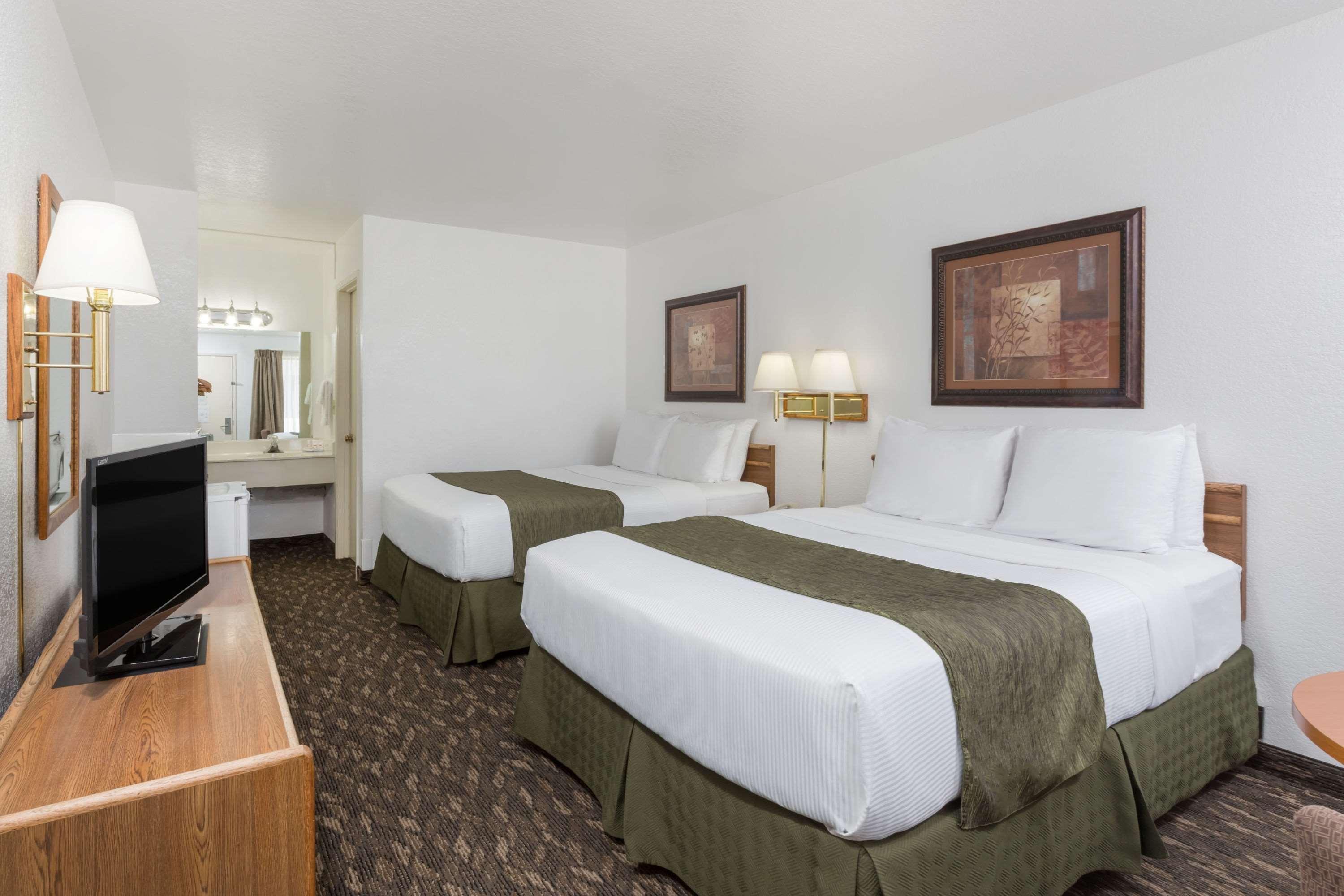 Super 8 By Wyndham Fort Bragg Exterior foto