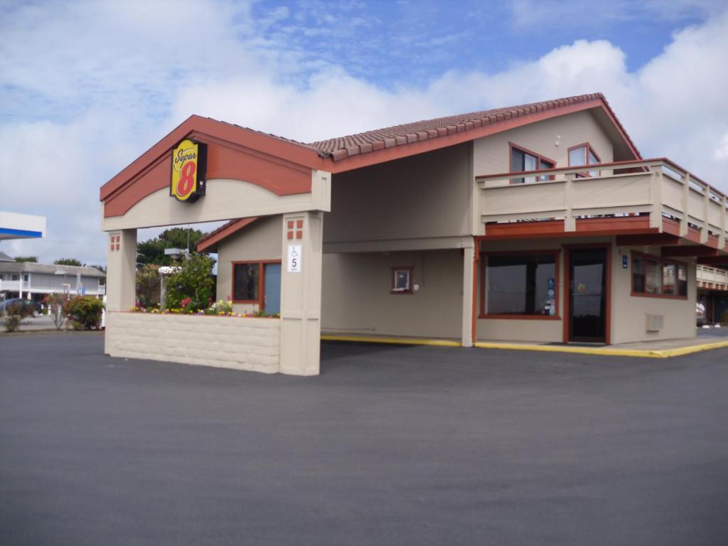 Super 8 By Wyndham Fort Bragg Exterior foto